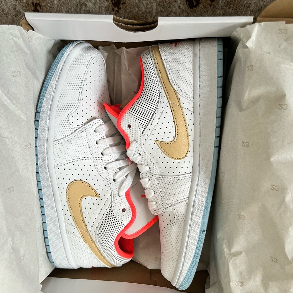Jordan Air 1 Low SE White Sesame